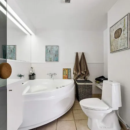 6 Person In Bagenkop-by Traum